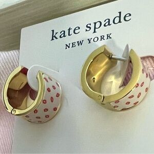 NWT Kate Spade Cream Lip Kiss Huggies